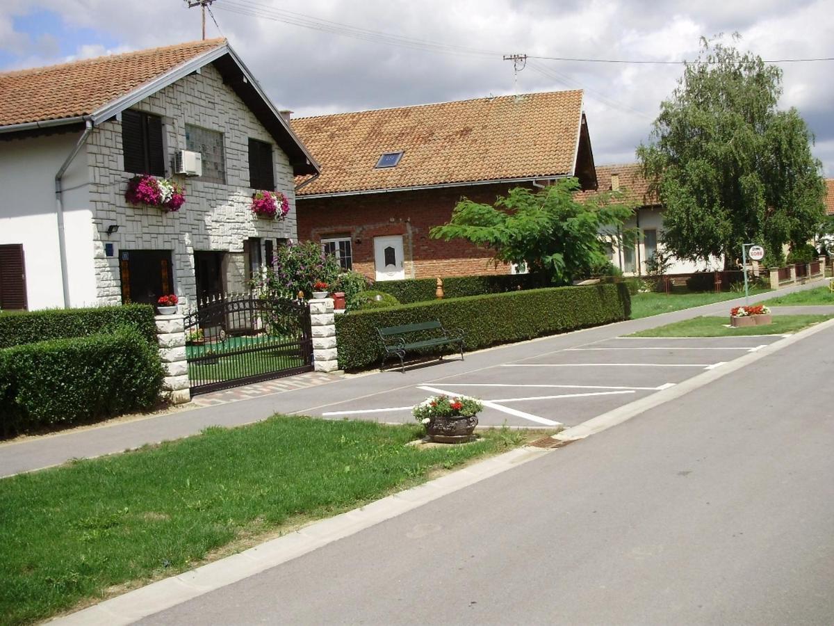 Rooms With A Parking Space Knezevi Vinogradi, Baranja - 15024 エクステリア 写真